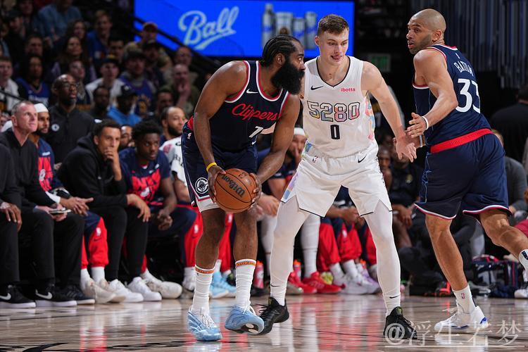 4月30日季后赛:掘金对阵快船 精彩回顾 4月30日季后赛:掘金对阵快船 精彩回顾